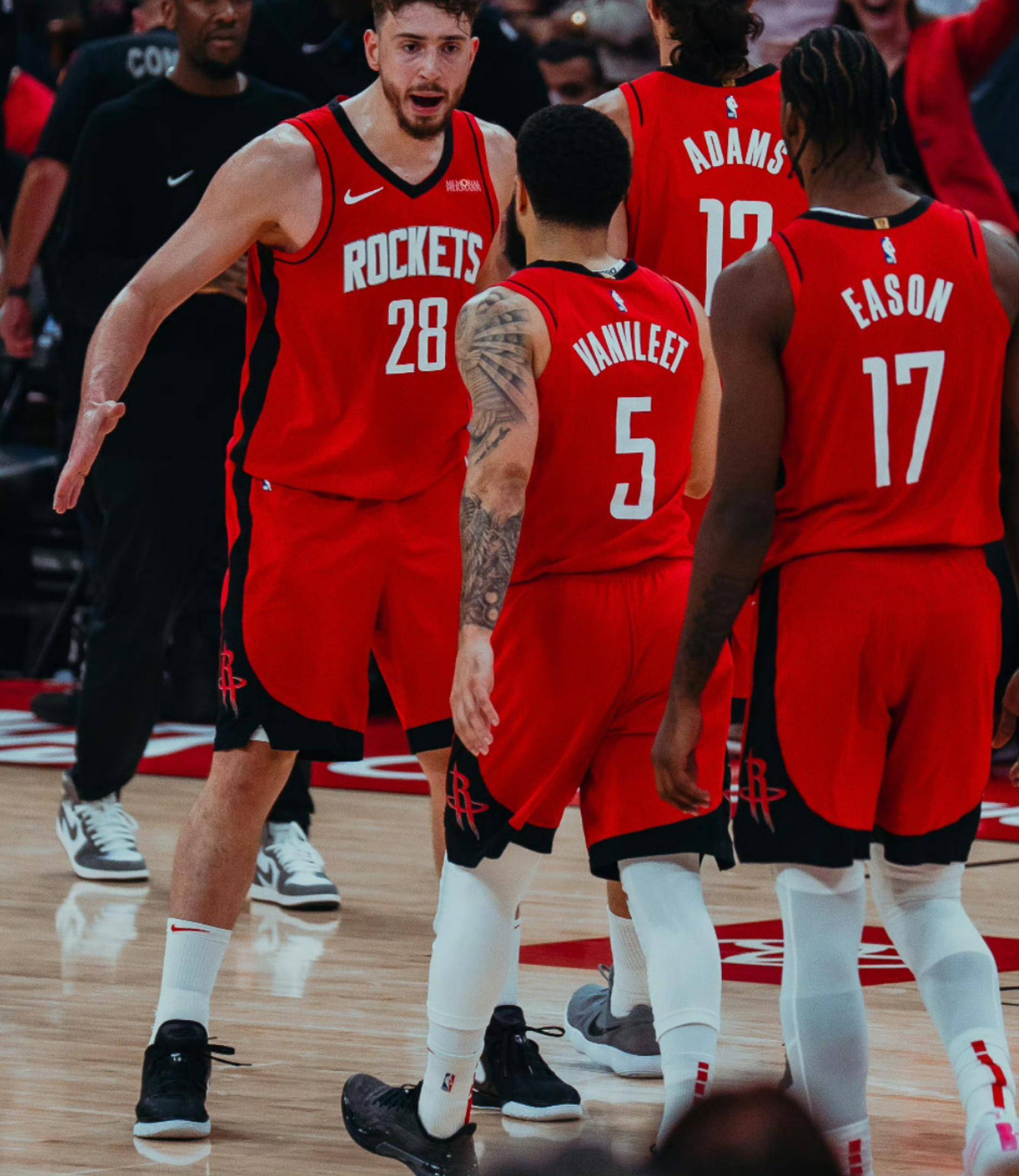 宝威网站 -NBA季后赛集结日走向成谜，托特纳姆遗憾出局，赛场秩序良好，阵容厚度经受考验的简单介绍