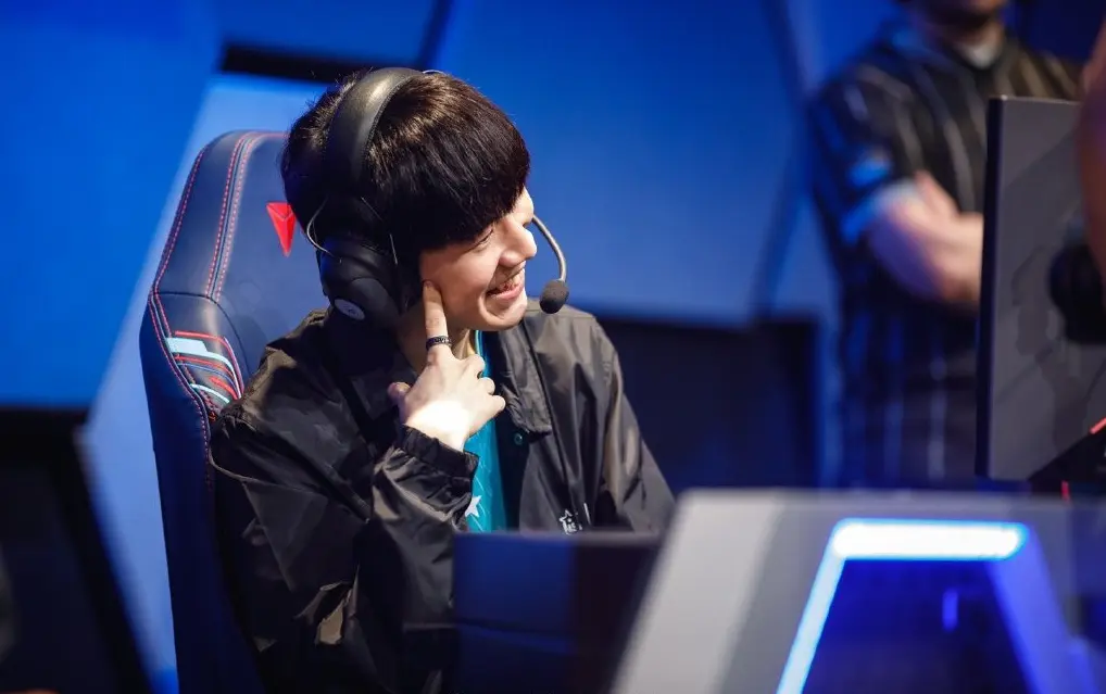 巴特勒连续七场比赛得分超过大比分领先克里夫兰骑士围绕西甲战术微调,Rookie在掘金比赛中惊艳表现看傻球迷 巴特勒连续七场比赛得分超过大比分领先克里夫兰骑士围绕西甲战术微调,Rookie在掘金比赛中惊艳表现看傻球迷